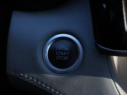 Used 2021 Toyota Highlander LE image 33