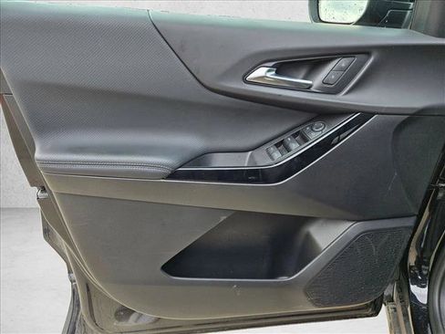 Used 2025 Chevrolet Equinox LT FWD image 11