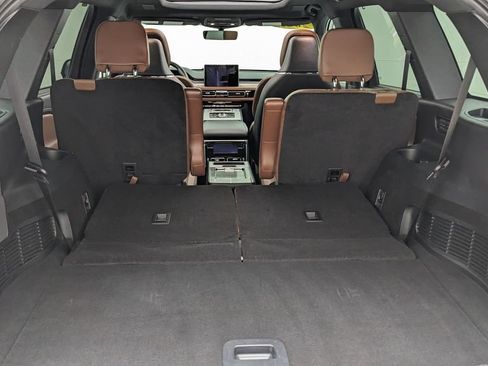 Used 2023 Lincoln Aviator Grand Touring w/ Equipment Group 301A AWD/4WD image 9