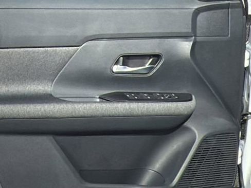 New 2026 Nissan Kicks SV w/ SV Premium Package image 23