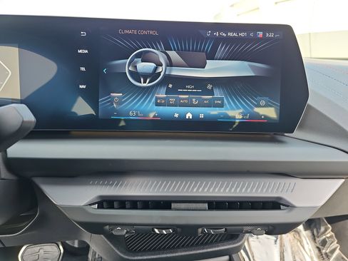 Used 2025 BMW 228i xDrive w/ M Sport Package image 23