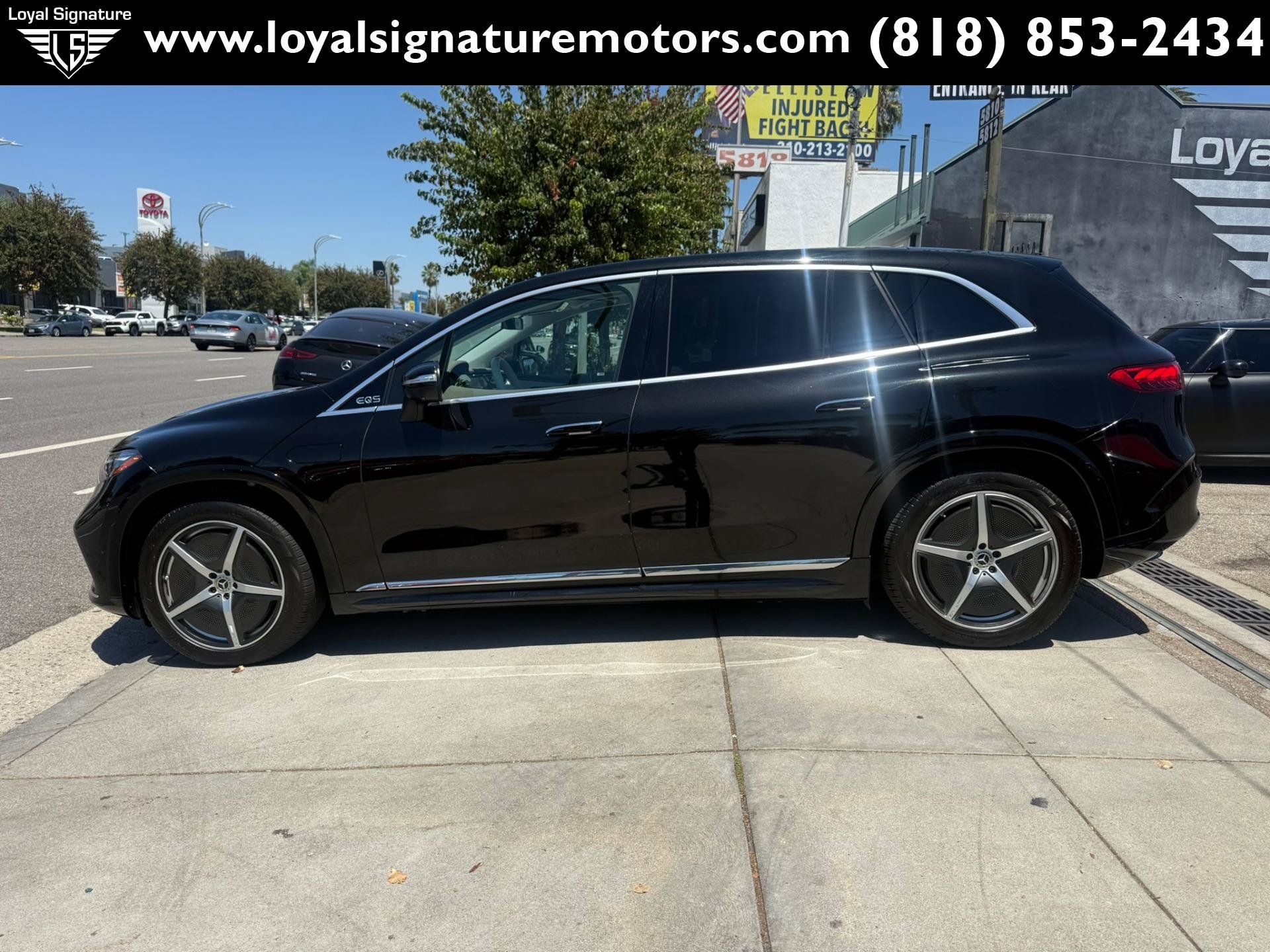 Used 2023 Mercedes-Benz EQS 580 4MATIC SUV image 4