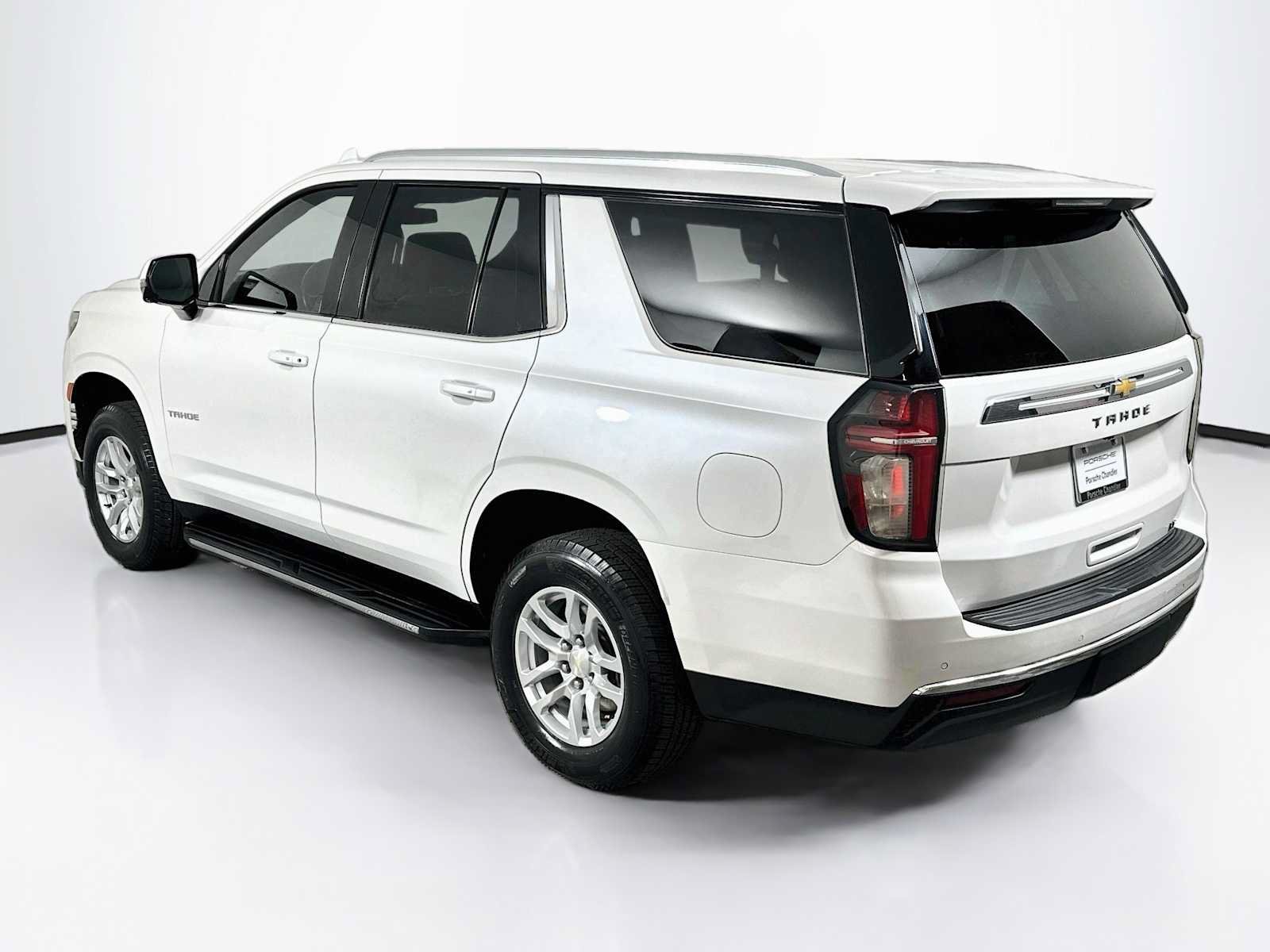 Used 2021 Chevrolet Tahoe LT w/ Luxury Package RWD image 3