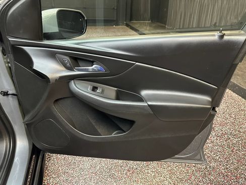 Used 2018 Chevrolet Volt LT FWD image 30