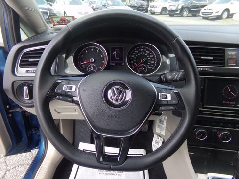Used 2018 Volkswagen Golf S image 26