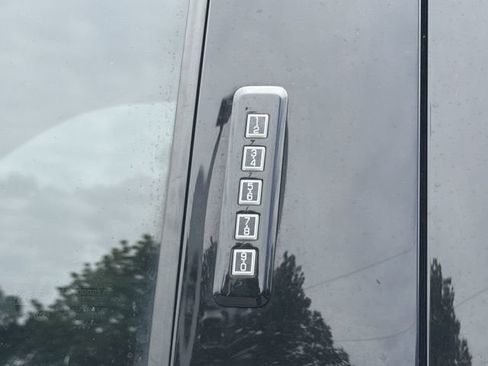 Used 2022 Ford F350 Platinum AWD/4WD image 16