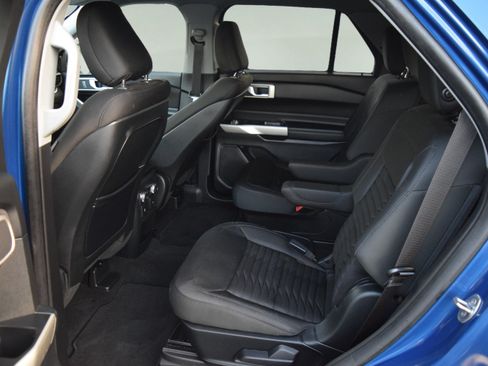 Used 2020 Ford Explorer XLT AWD/4WD image 8