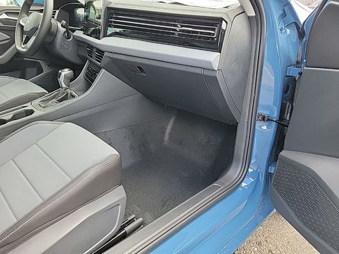 New 2025 Volkswagen Jetta SE image 40