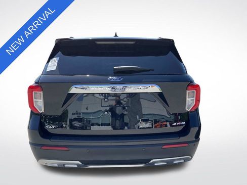 Used 2024 Ford Explorer XLT w/ Equipment Group 202A image 3