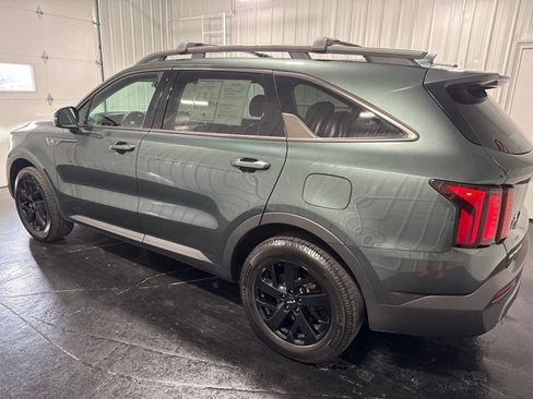 Used 2023 Kia Sorento S w/ Panoramic Sunroof Package AWD/4WD image 2