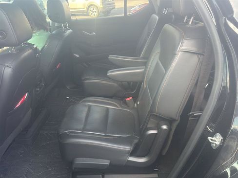 Used 2020 Chevrolet Traverse Premier FWD image 11