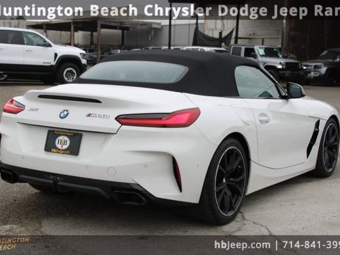 Used 2024 BMW Z4 M40i w/ Premium Package image 5