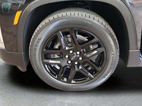 Used 2022 Chevrolet Traverse LS FWD image 29
