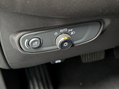 Used 2022 Chevrolet Equinox LT image 17