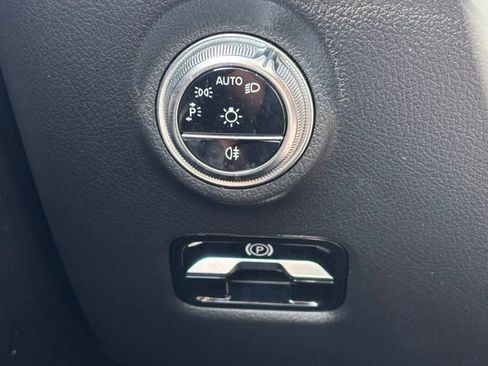 Used 2023 Mercedes-Benz C 300 4MATIC Sedan image 19