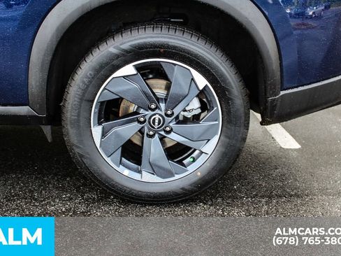 Used 2025 Nissan Rogue SV FWD image 16