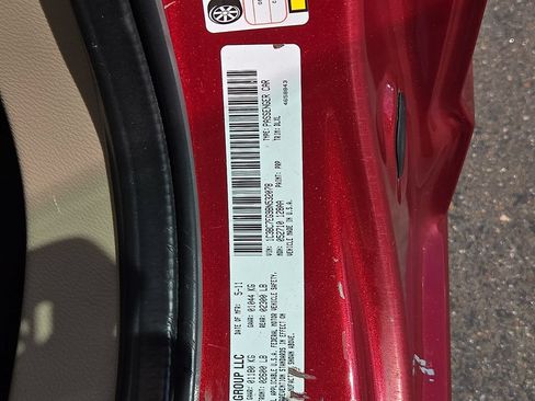 Used 2011 Chrysler 200 Limited FWD image 29