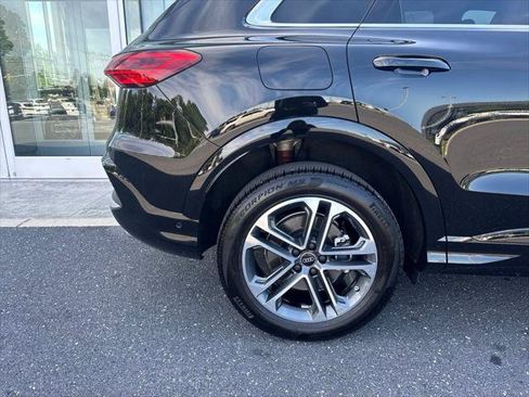 Used 2025 Audi Q5 Premium Plus w/ Premium Plus AWD/4WD image 4