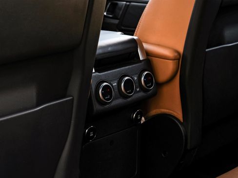 Used 2020 Land Rover Discovery HSE Luxury image 37