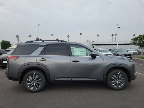 New 2025 Nissan Pathfinder SV w/ SV Premium Package image 21