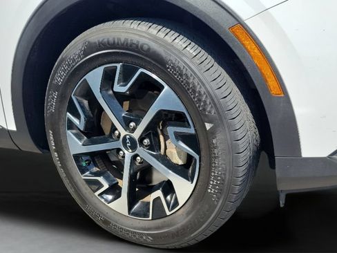 Used 2024 Kia Sportage EX FWD image 8