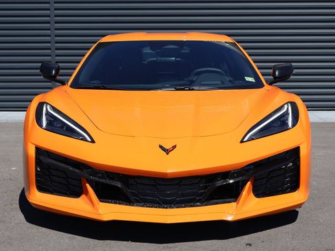 Used 2024 Chevrolet Corvette Z06 RWD image 6