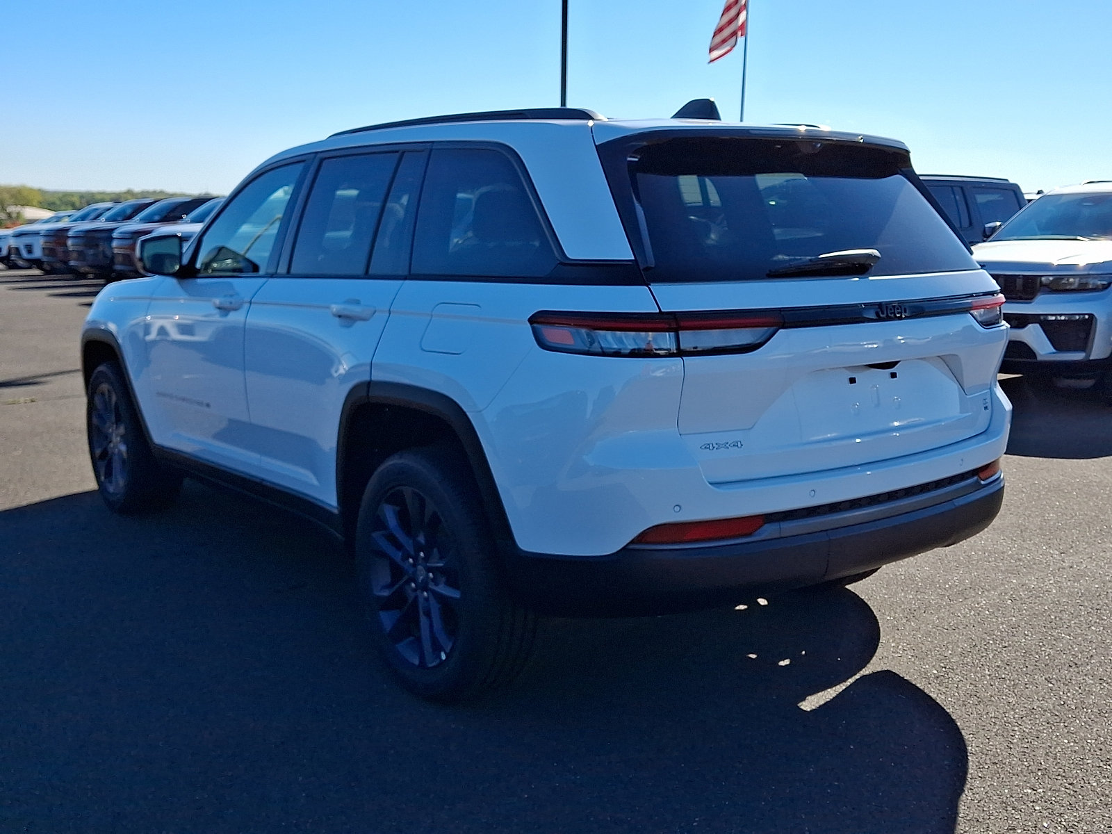New 2026 Jeep Grand Cherokee Limited AWD/4WD image 3