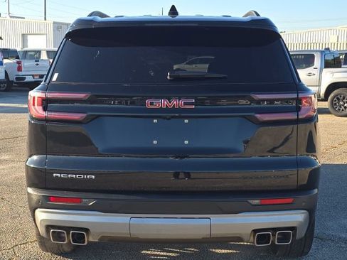 Used 2024 GMC Acadia Elevation image 4