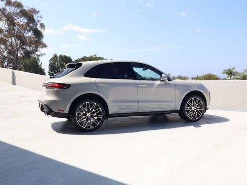 New 2026 Porsche Macan AWD/4WD image 8