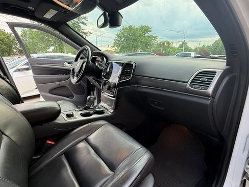 Used 2019 Jeep Grand Cherokee Limited w/ Trailer Tow Group IV AWD/4WD image 11