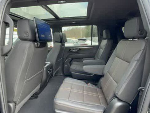 New 2026 Chevrolet Suburban High Country AWD/4WD image 28
