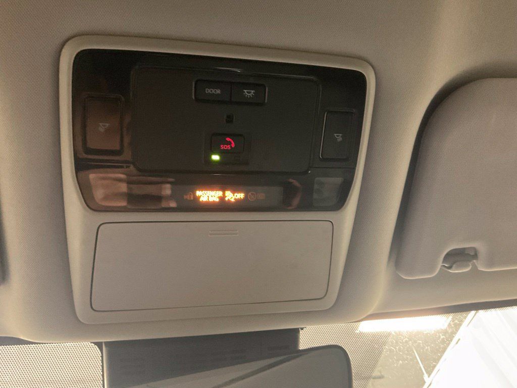 Used 2025 Toyota Grand Highlander AWD image 27