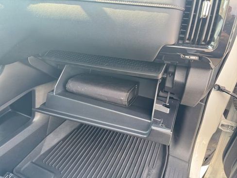 Used 2023 Nissan Pathfinder SV image 20