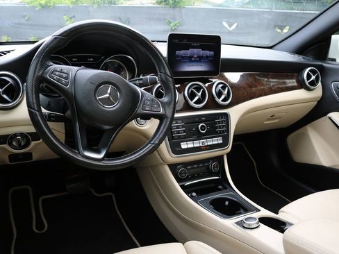Used 2019 Mercedes-Benz CLA 250 image 15