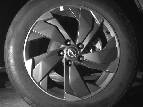 Used 2025 Nissan Rogue SV FWD image 13