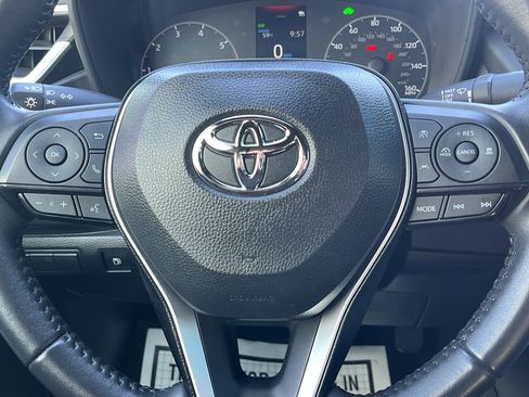 Used 2024 Toyota Corolla SE image 17