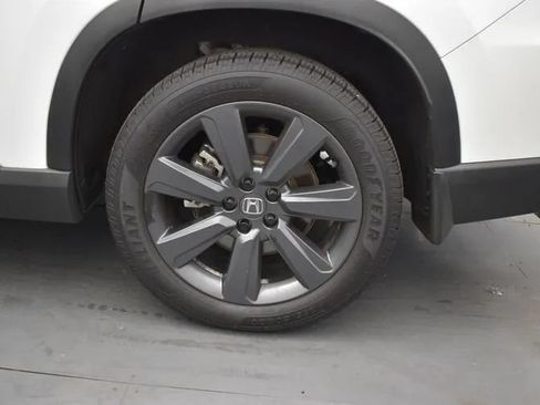 Used 2025 Honda Pilot Sport image 35