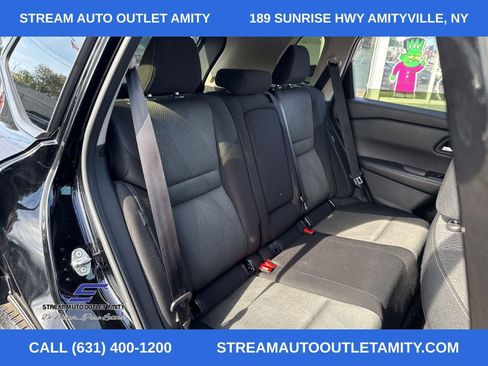 Used 2024 Nissan Rogue SV image 14