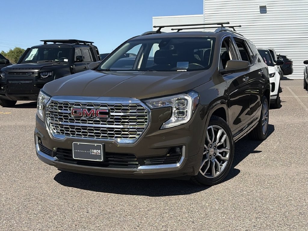 Used 2023 GMC Terrain Denali AWD/4WD image 3
