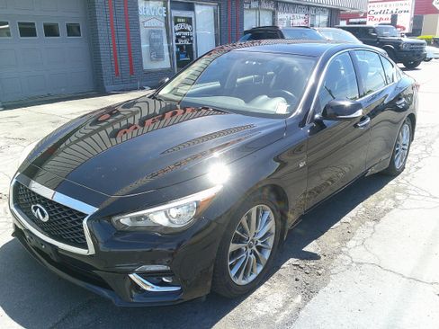 Used 2019 INFINITI Q50 Luxe w/ Essential Package (3.0T Luxe) AWD/4WD image 16