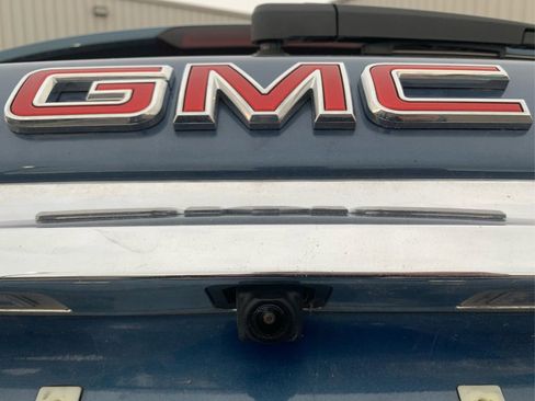 Used 2024 GMC Terrain SLE image 13