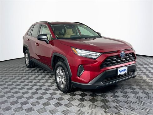 Used 2023 Toyota RAV4 LE image 8