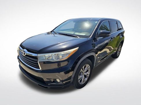 Used 2016 Toyota Highlander Plus FWD image 9
