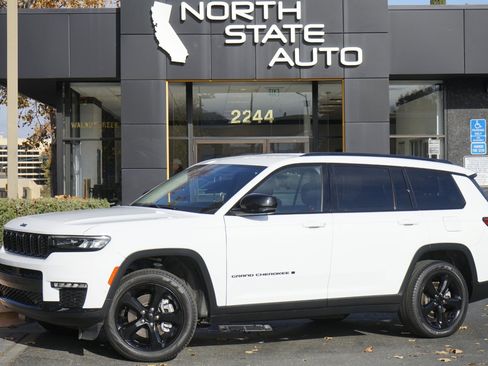 Used 2023 Jeep Grand Cherokee L Limited w/ Luxury Tech Group II image 1