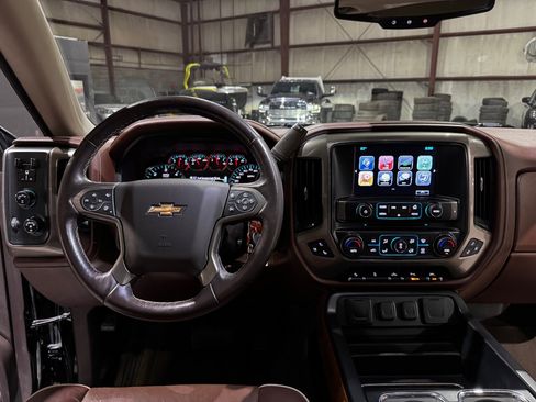 Used 2018 Chevrolet Silverado 1500 High Country image 28