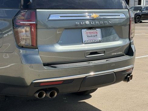 Used 2023 Chevrolet Suburban Premier image 6