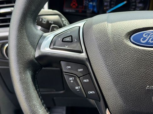 Used 2019 Ford Edge SEL w/ Equipment Group 201A AWD/4WD image 17