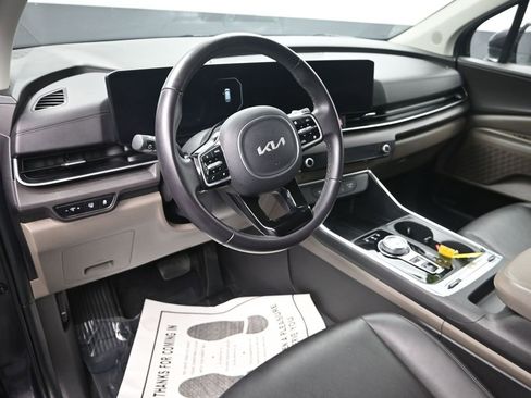 Certified 2025 Kia Carnival SX image 13