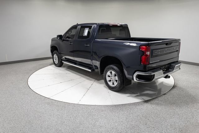 Used 2022 Chevrolet Silverado 1500 LT AWD/4WD image 31