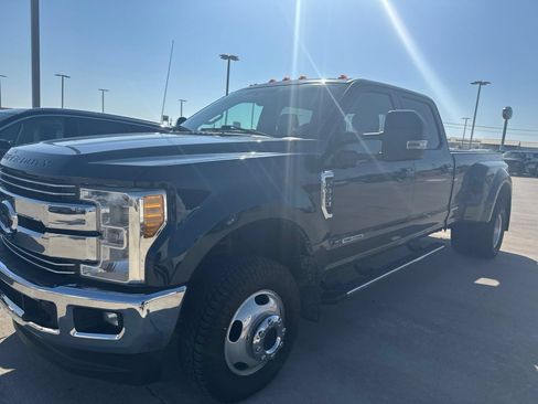 Used 2017 Ford F350 Lariat w/ Lariat Value Package AWD/4WD image 7